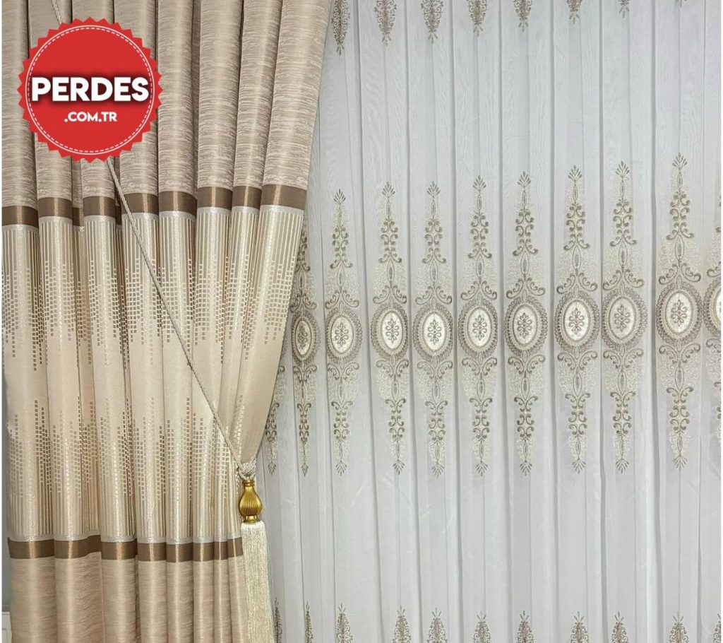 Gold İşlemeli Tül Salon Perdesi Fırsat Ürünü Gold İşlemeli Perde
