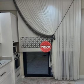 püsküllü mutfak perdesi